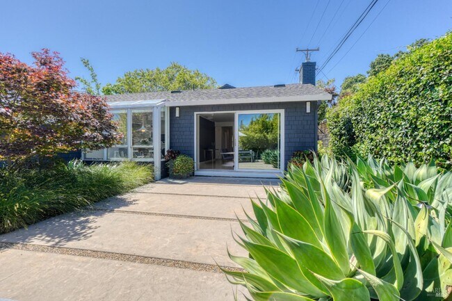 Building Photo - 1704 San Anselmo Ave