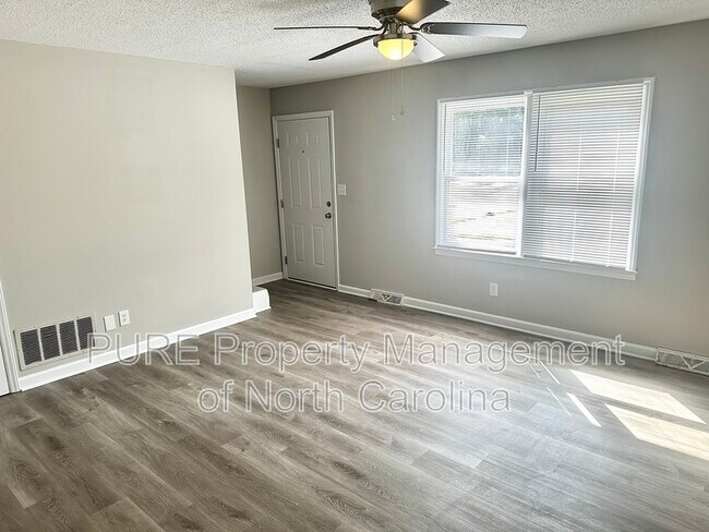 Foto del edificio - 916-B E 5th Ave