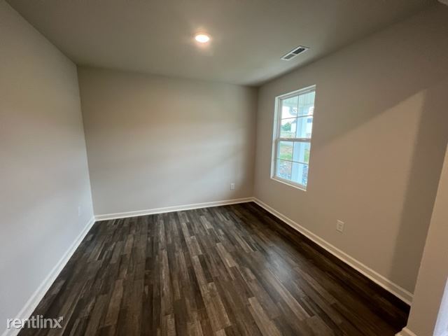 Building Photo - 4 br, 2.5 bath House - 1691 Windcrest Rd 1691
