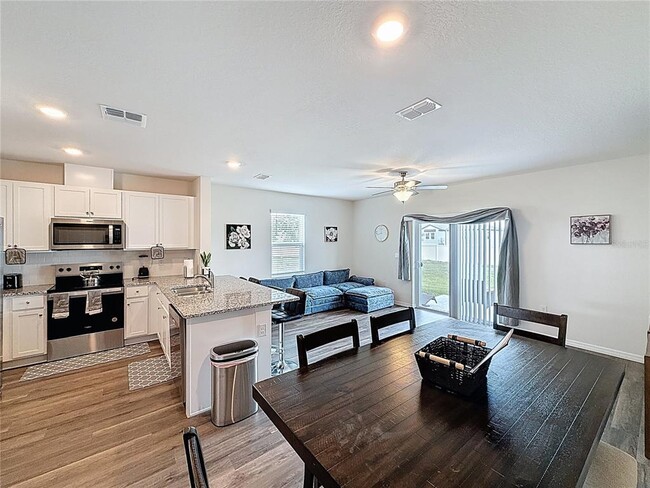 Building Photo - 1303 Tallowwood Ln