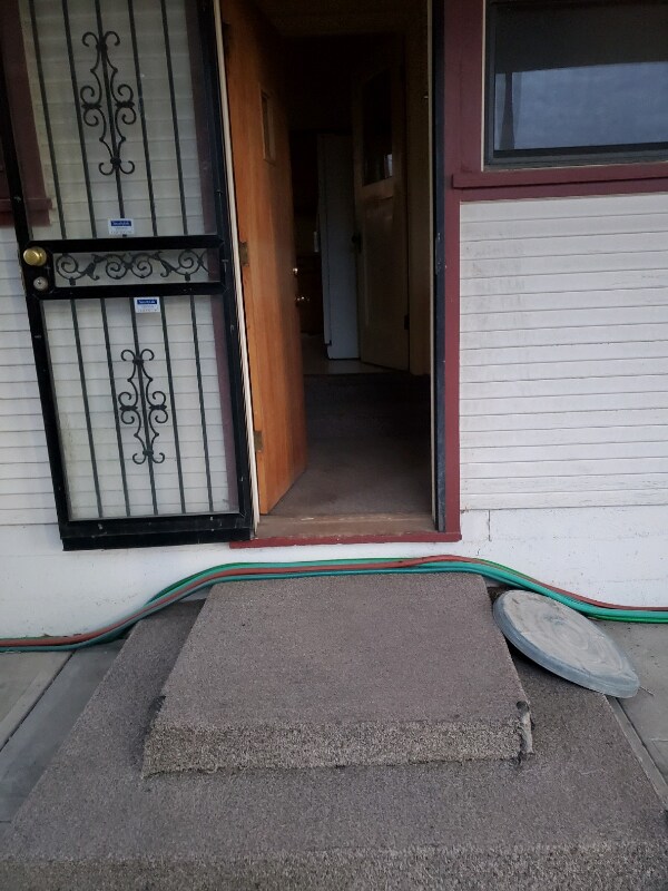 Primary Photo - 302 W 4th St
