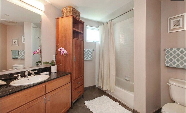1st Full Bathroom - 635 King St