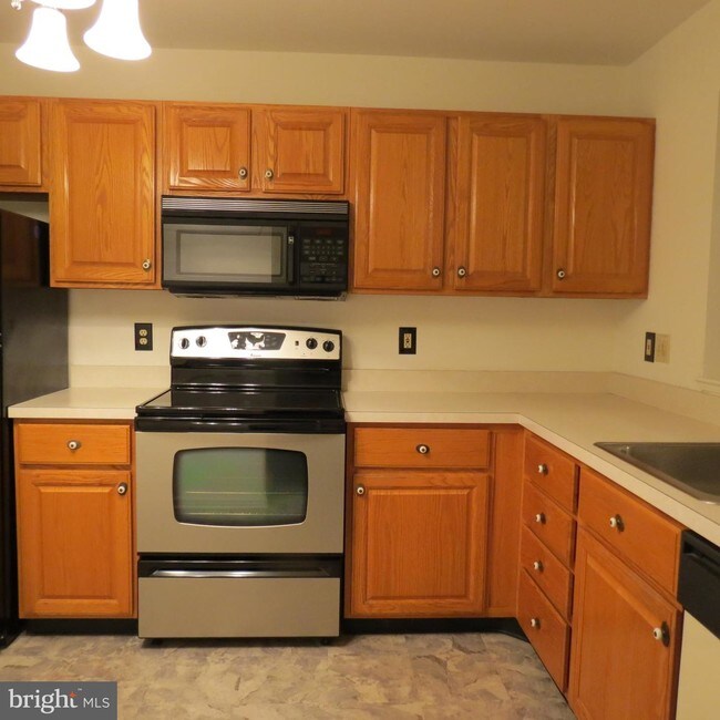 Foto del edificio - 1727 Rosewood Ct