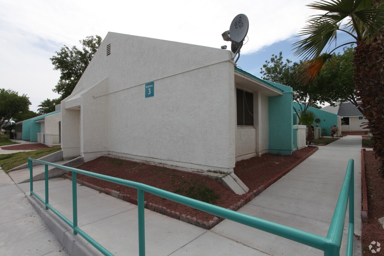 Building Photo - Schaffer Heights