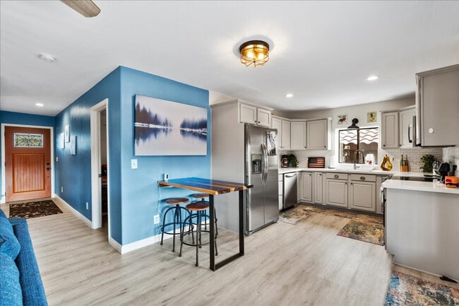 Building Photo - 2402 Desert Willow Dr