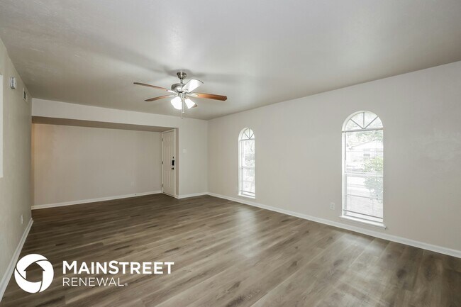 Foto del edificio - 2941 Rolling Hills Dr