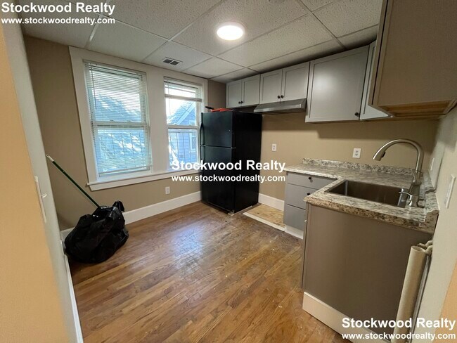 Foto del edificio - 933 Dorchester Ave