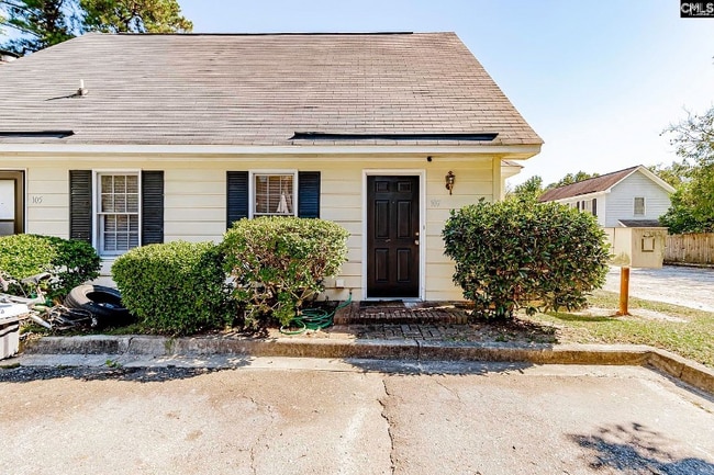 Building Photo - 107 Elizabeth Darby Ln