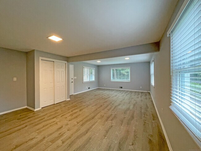 Building Photo - 45 Lancer Rd