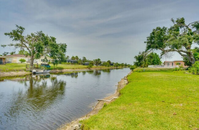 Vista del canal - 237 Caddy Rd