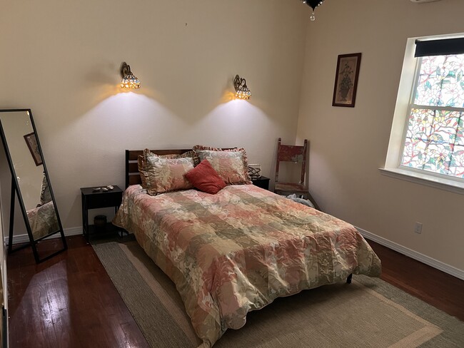 Foto del edificio - 836 Josephine St