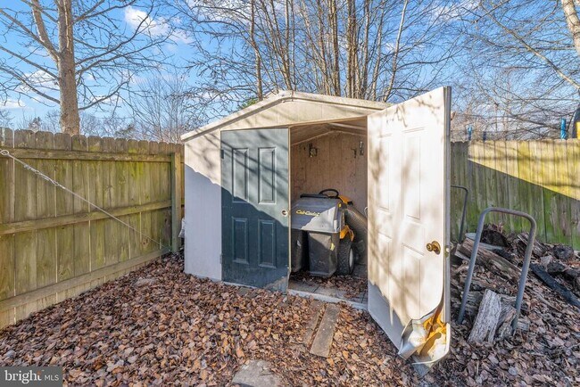 Building Photo - 7715 Wellington Glen Dr