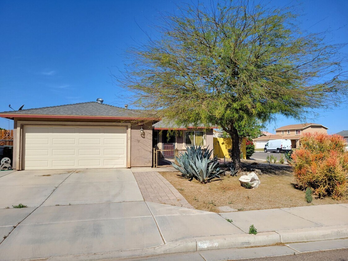 Primary Photo - Beautiful Home available in Brawley