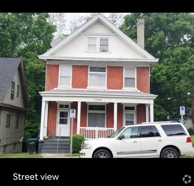 Building Photo - 2489 Paris St