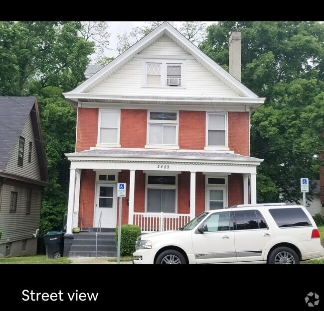 Building Photo - 2489 Paris St