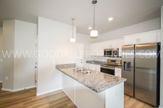 Foto del edificio - 3 Bedroom 2,5 Bath Townhouse in Waukee