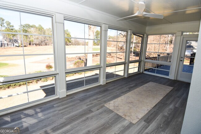 Foto del edificio - 1091 Fairway Ridge Rd