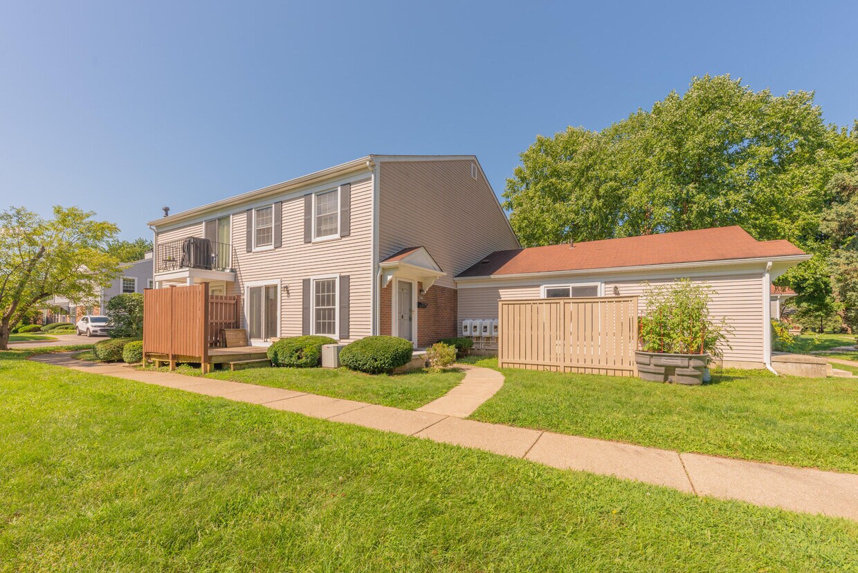 Primary Photo - 2704 Glenbridge Ct