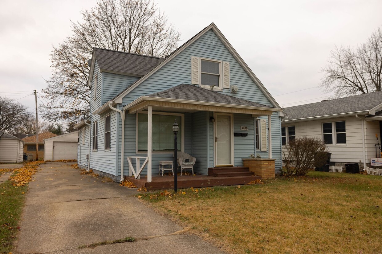 Primary Photo - One bedroom apartment with the Utilities I...