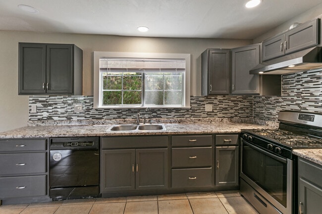 Building Photo - 1292 Aleutian Dr