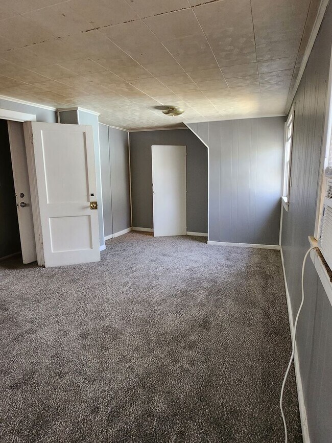 Foto del edificio - 315 N Madison St