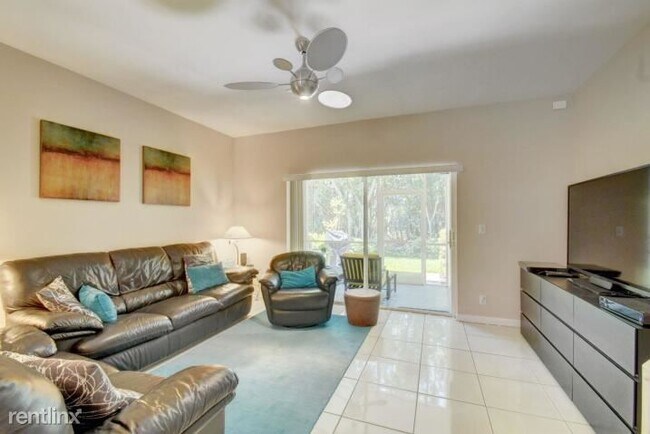 Foto del edificio - 1049 Kokomo Key Ln
