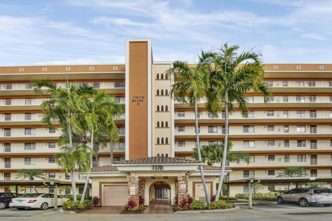 Foto principal - 7370 S Oriole Blvd