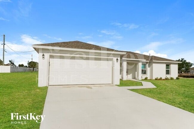 Foto del edificio - 4606 SW Nackman Terrace