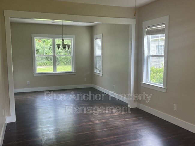 Photo - 153 Leeward Ln House