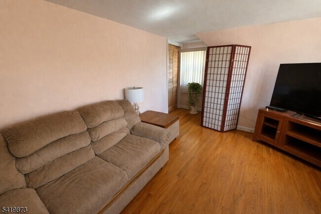 Foto del edificio - 36 Monsignor DeLuca Plaza