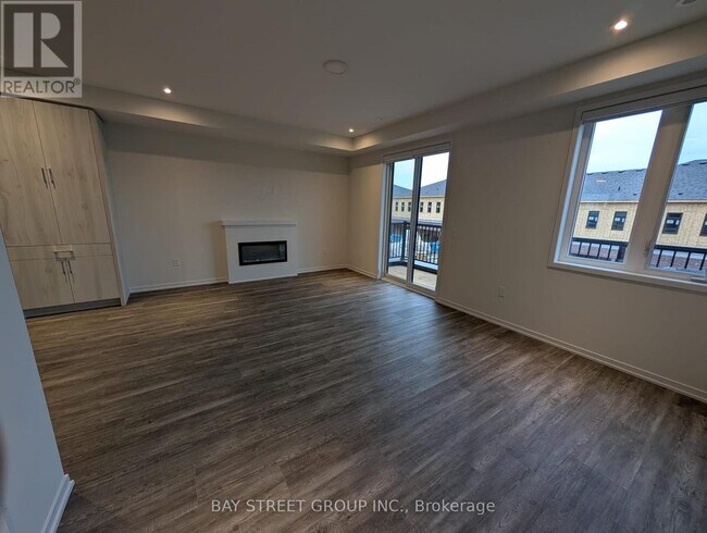 Photo du bâtiment - 23 Helmkay Ave