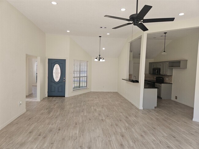 Foto del edificio - 4426 Waterfall Way