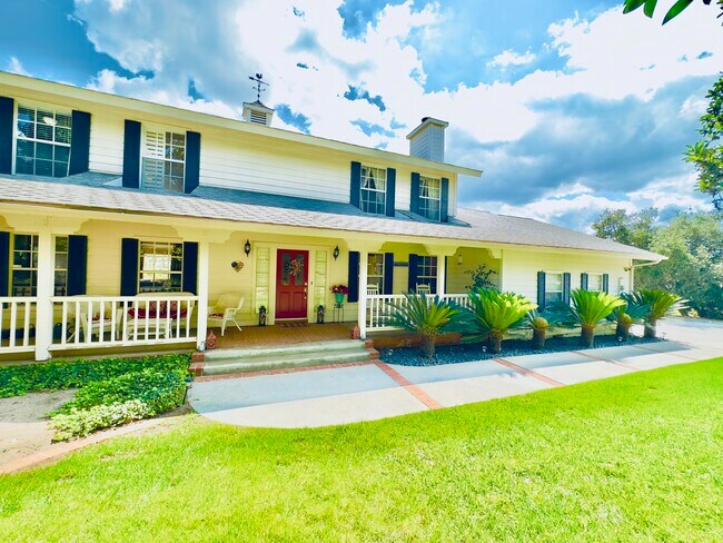 Foto del edificio - 1850 Lyndy Ln