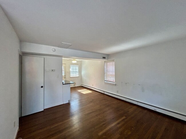 Building Photo - 3217 Park Ave