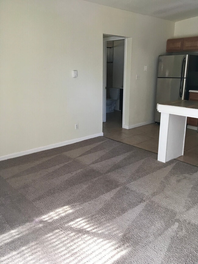 Building Photo - Spanaway 1bdr 1bath w/ off street park & short distance to Spanaway Lake