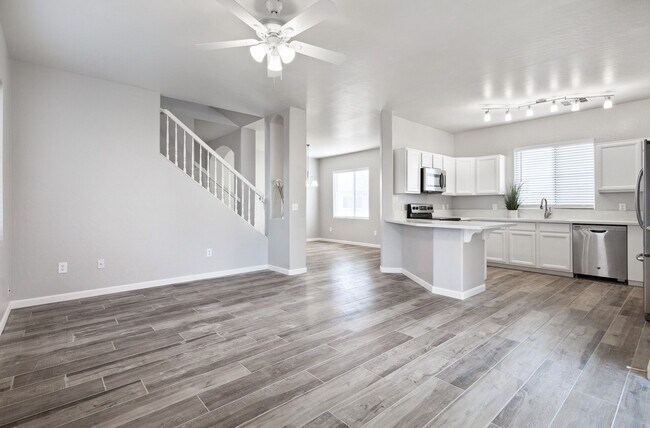 Habitación familiar - 664 E Mariposa Pl