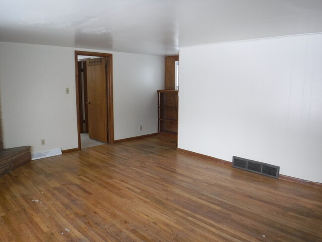 Building Photo - 701 Marshall St