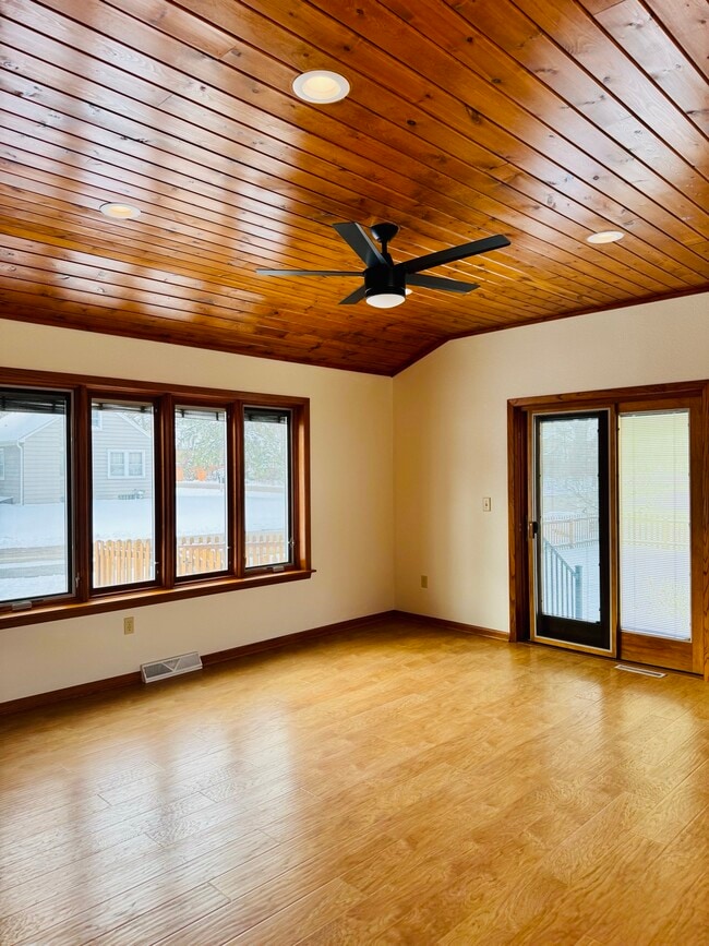 Foto del edificio - 1704 S Berlin Ave