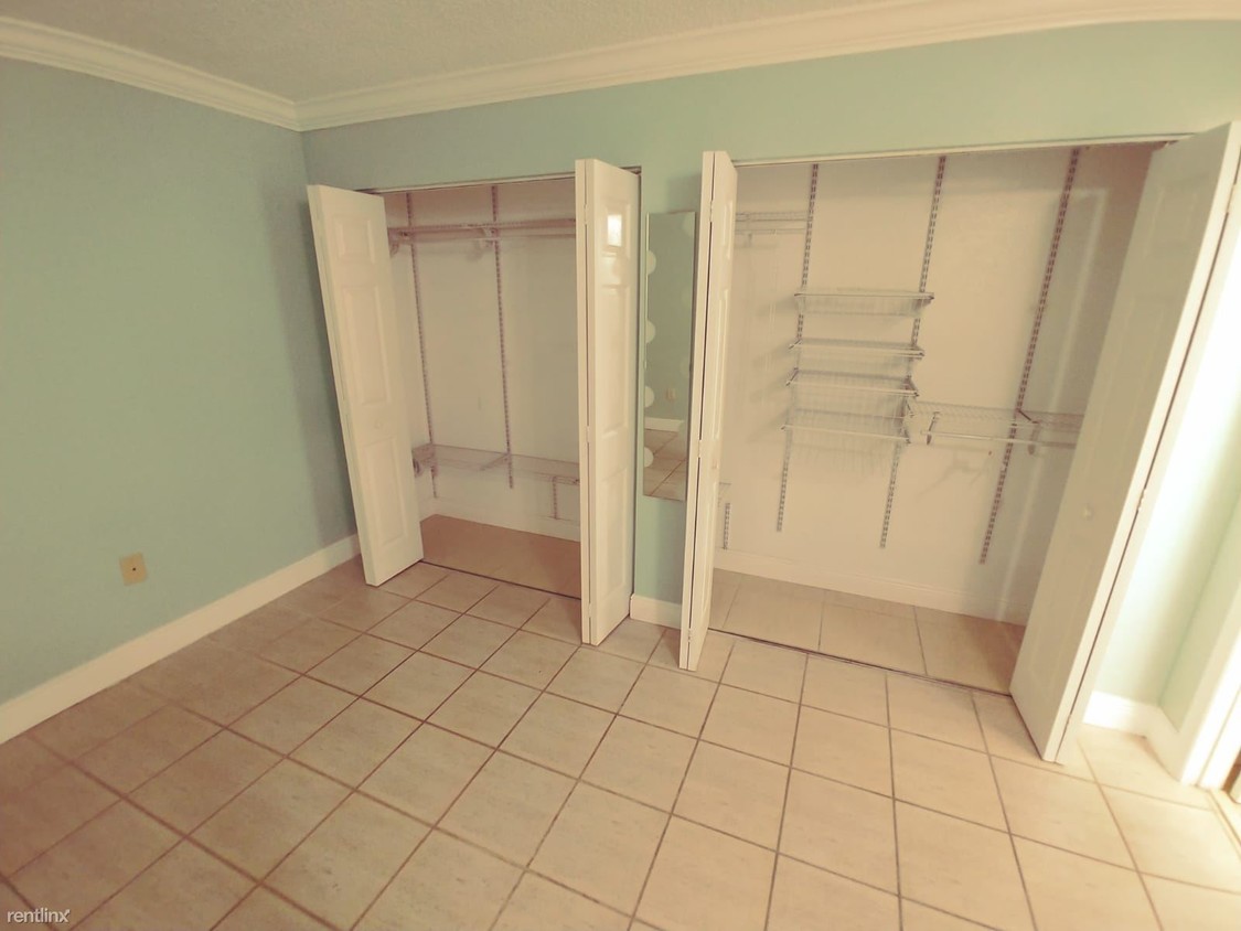 Primary Photo - 9400 W Flagler St