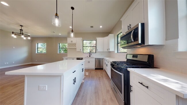 Foto del edificio - 806 E 39th St