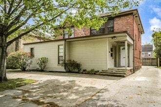 Building Photo - 2343 Wroxton Rd