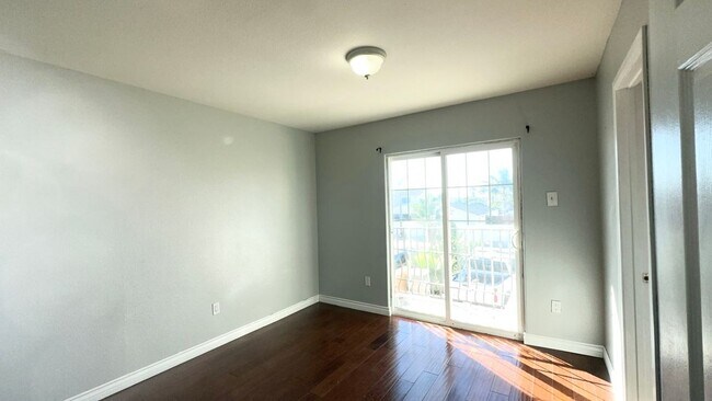 Foto del edificio - 2235 Cloyne St