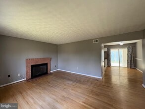 Building Photo - 528 Greenwood Rd
