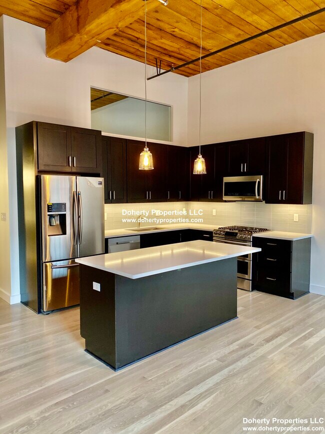 Kitchen - 491 Dutton St