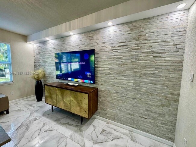 Foto del edificio - 4334 Ficus St