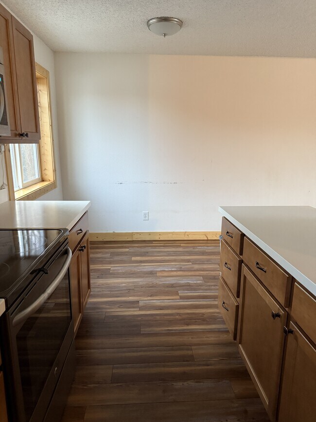 Building Photo - 427 N Gulkana St