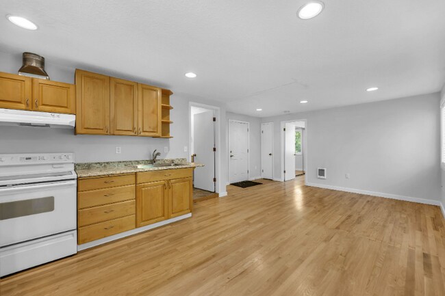 Foto del edificio - 944 NE 155th Ave
