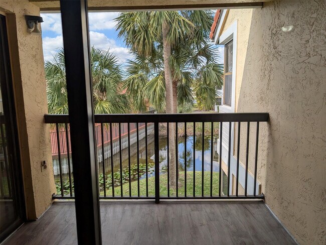 Foto del edificio - 5741 Riverside Dr