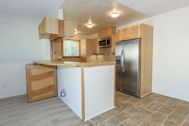 Building Photo - Serenity Abounds in University City!