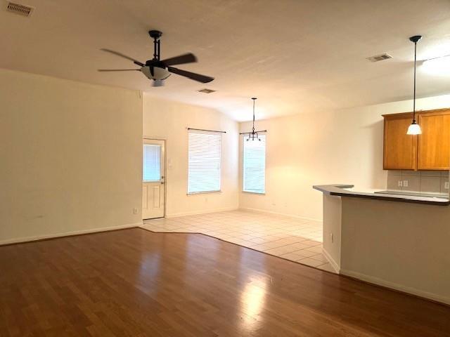 Foto del edificio - 6439 Applewood Forest Dr